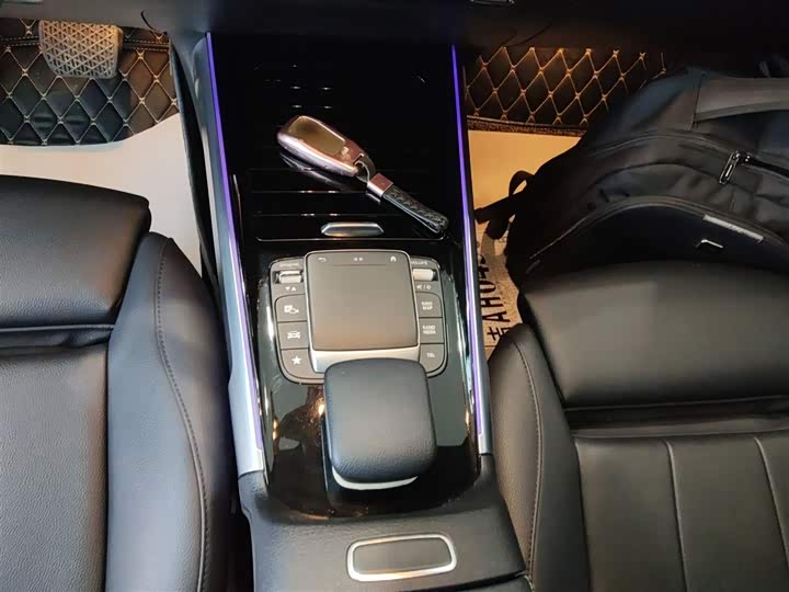 Фото 14 - Mercedes-Benz GLB-Class