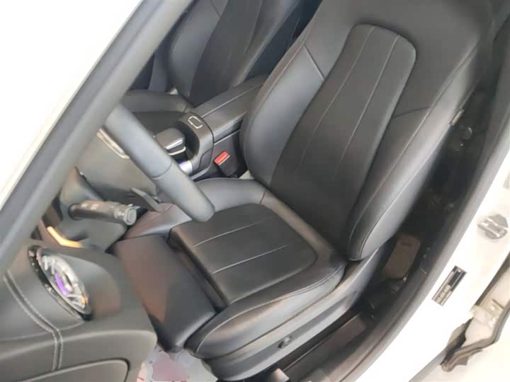 Фото 15 - Mercedes-Benz GLB-Class