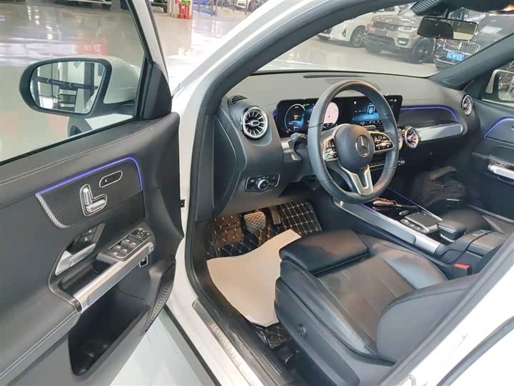 Фото 16 - Mercedes-Benz GLB-Class