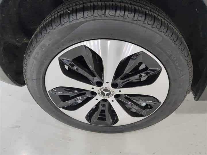 Фото 26 - Mercedes-Benz GLB-Class