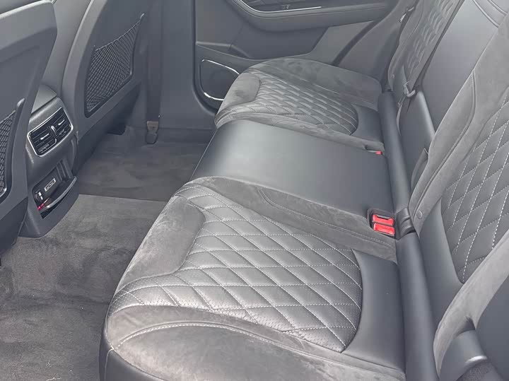 Фото 11 - Hongqi HS5