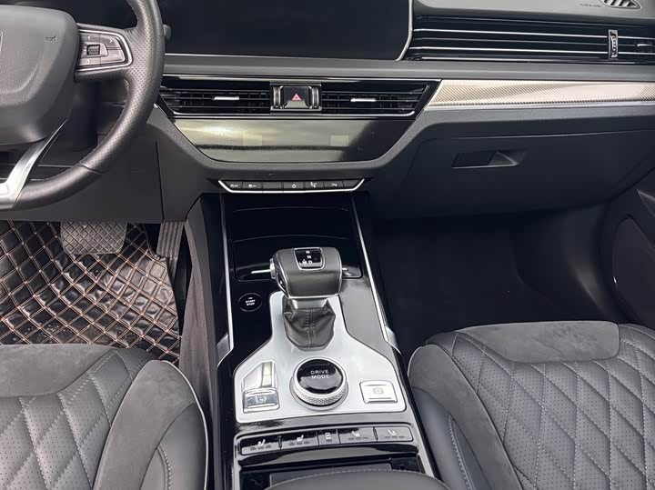 Фото 13 - Hongqi HS5