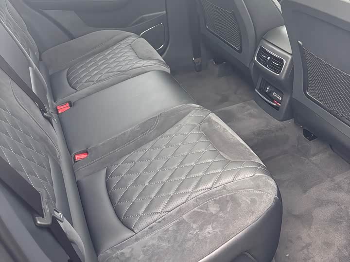 Фото 15 - Hongqi HS5