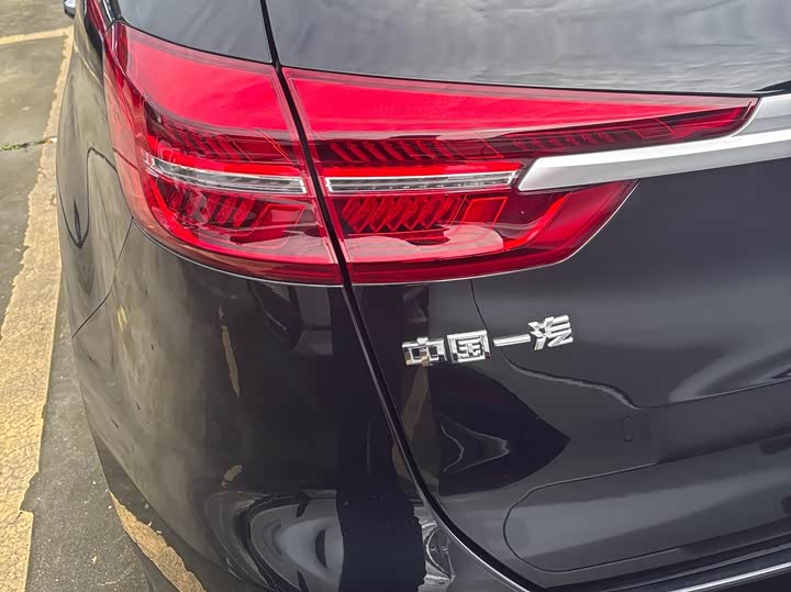 Фото 6 - Hongqi HS5