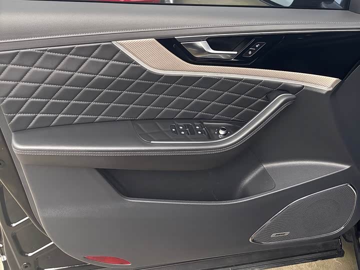 Фото 8 - Hongqi HS5