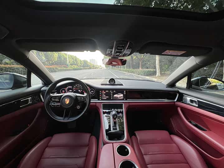 Фото 13 - Porsche Panamera