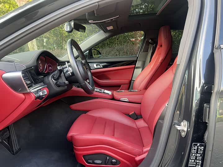 Фото 4 - Porsche Panamera