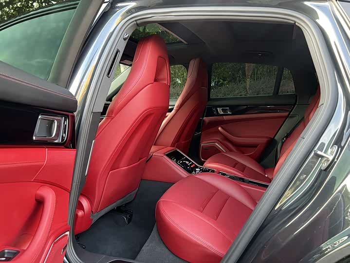 Фото 8 - Porsche Panamera