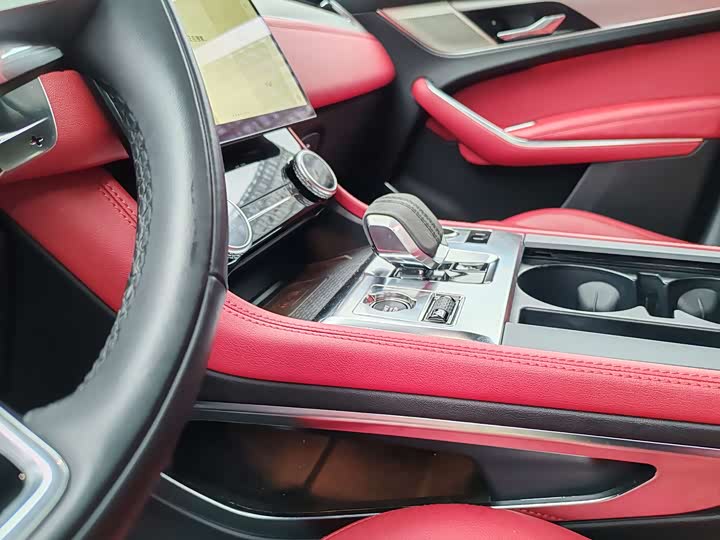 Фото 12 - Jaguar F-Pace