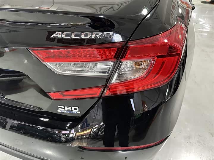 Фото 3 - Honda Accord
