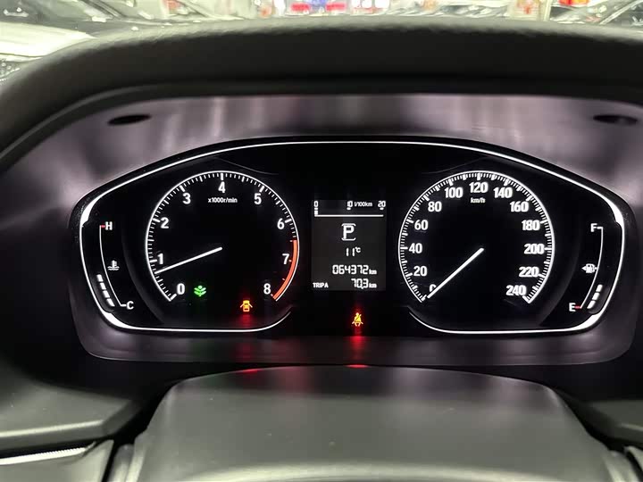 Фото 8 - Honda Accord