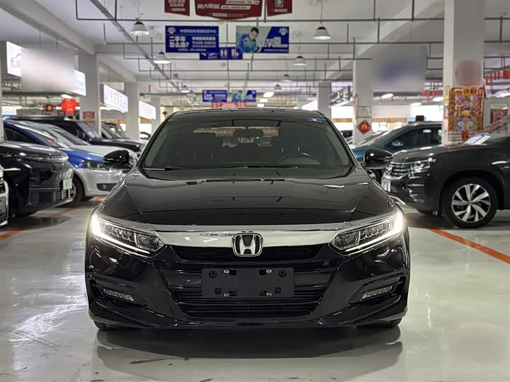 Фото 9 - Honda Accord