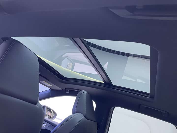 Фото 10 - Audi Q4 e-tron