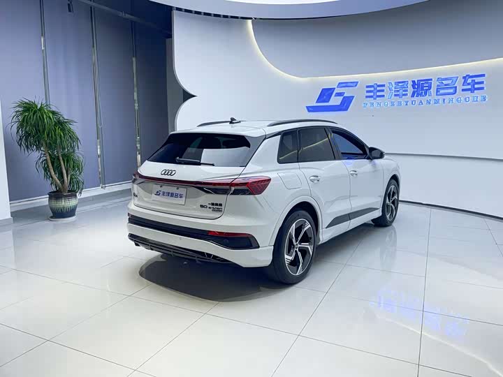 Фото 3 - Audi Q4 e-tron