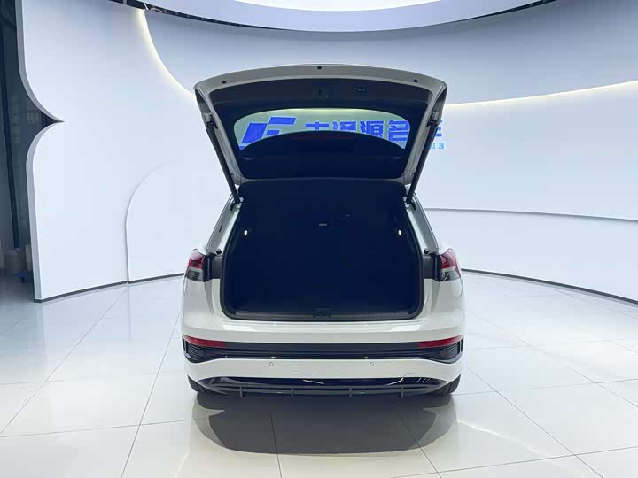 Фото 6 - Audi Q4 e-tron