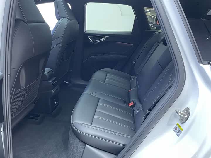 Фото 8 - Audi Q4 e-tron