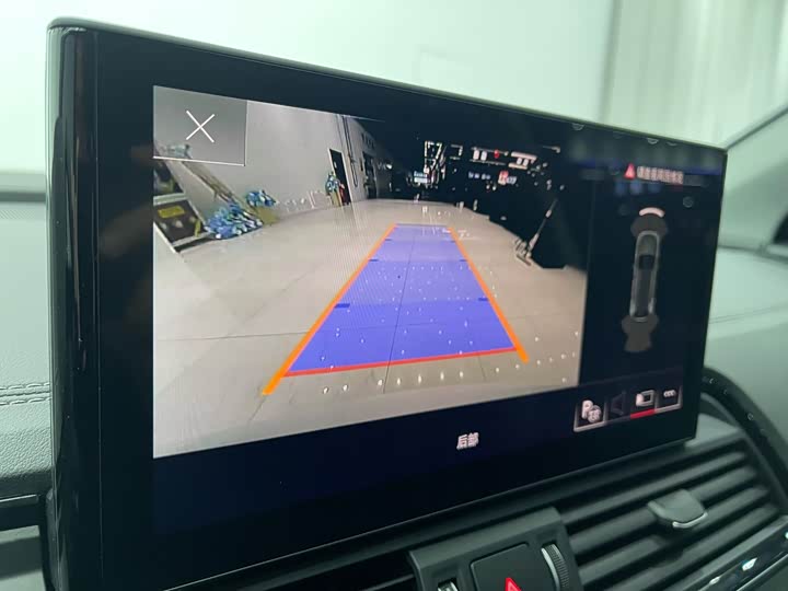 Фото 12 - Audi Q5L