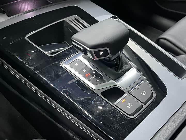 Фото 13 - Audi Q5L