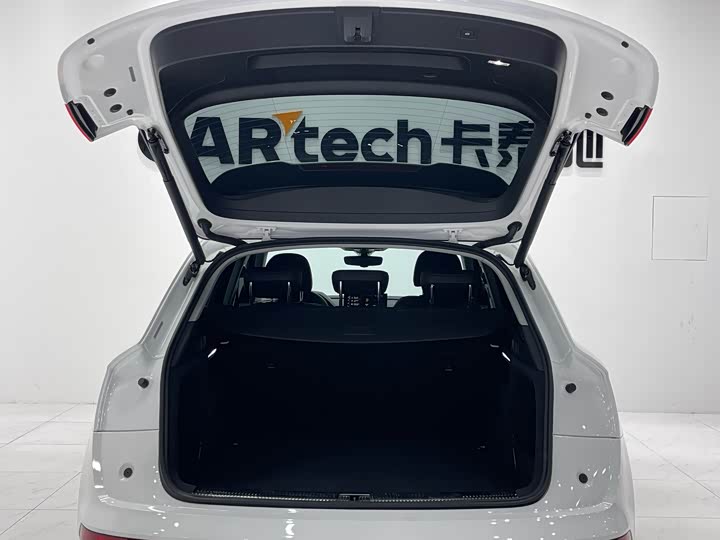 Фото 20 - Audi Q5L