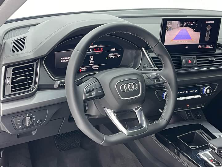 Фото 8 - Audi Q5L
