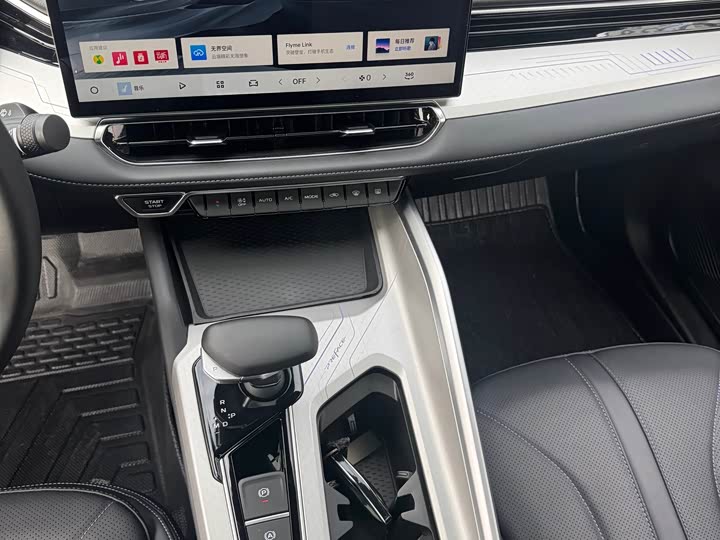 Фото 12 - Geely Preface