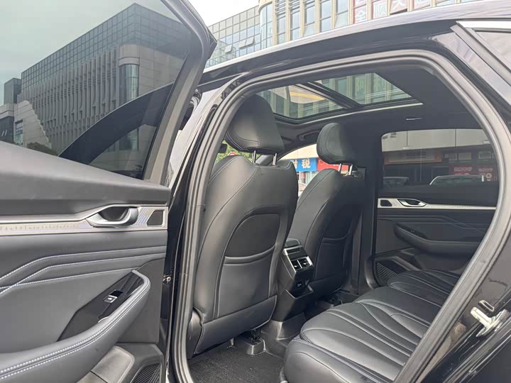 Фото 13 - Geely Preface