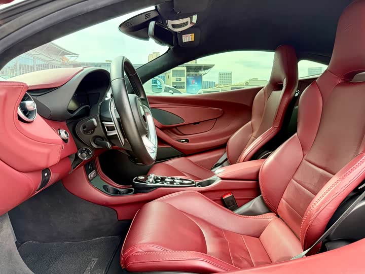 Фото 15 - McLaren GT