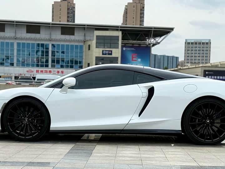 Фото 18 - McLaren GT