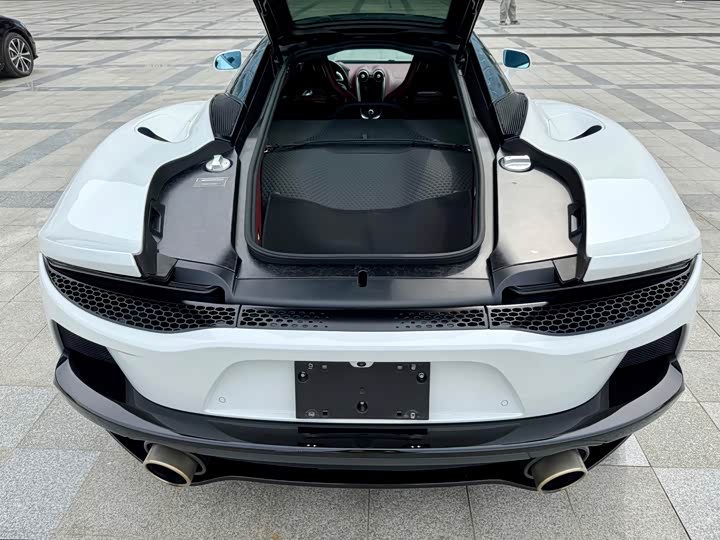 Фото 19 - McLaren GT