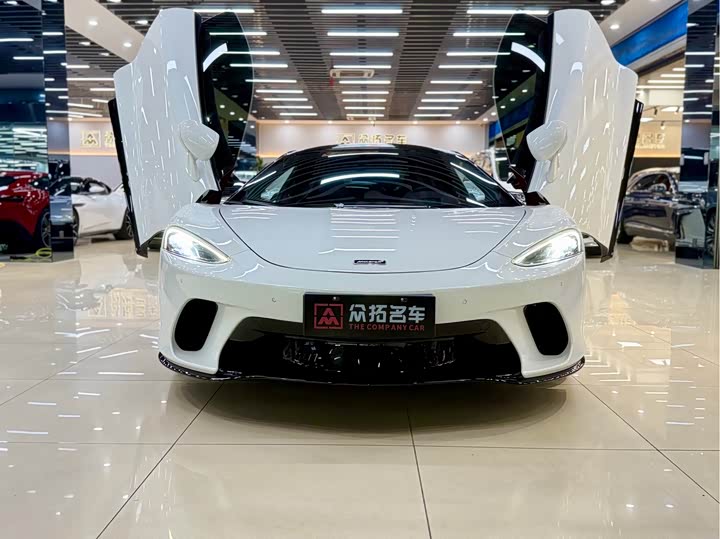 Фото 2 - McLaren GT