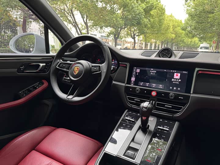 Фото 14 - Porsche Macan