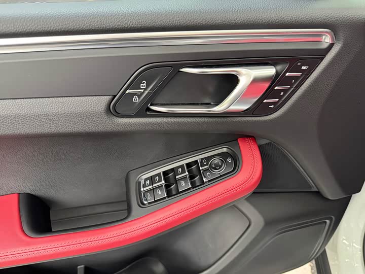 Фото 8 - Porsche Macan