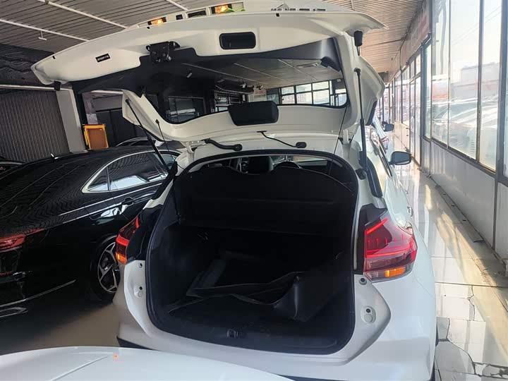 Фото 19 - Nissan Kicks