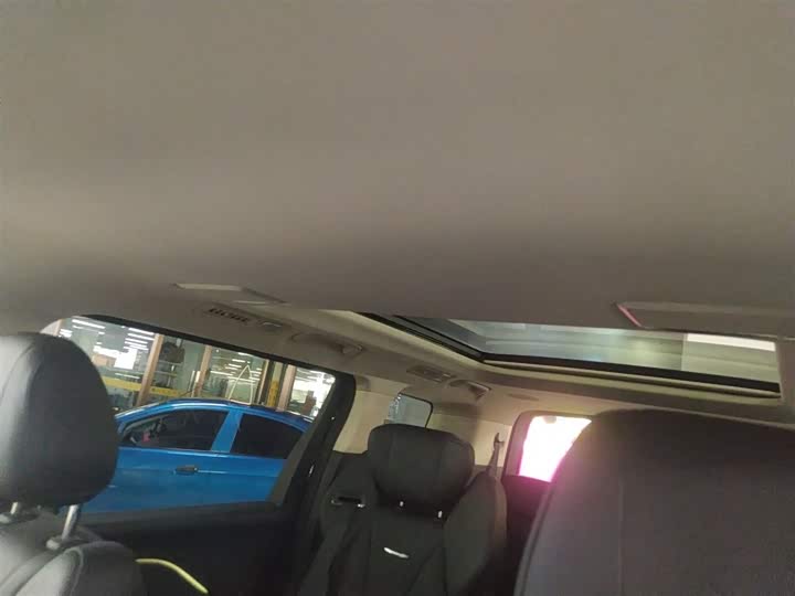 Фото 18 - Hongqi HQ9