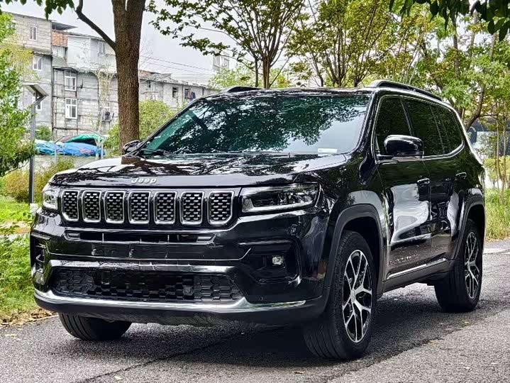 Фото 1 - Jeep Grand Commander