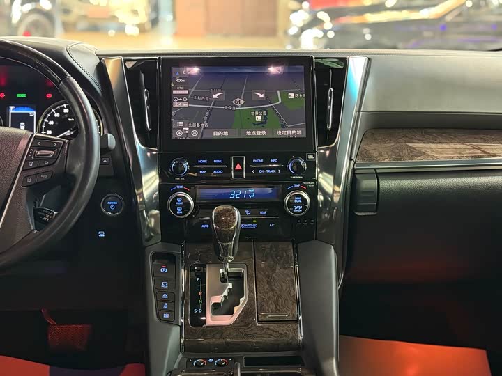 Фото 15 - Toyota Vellfire