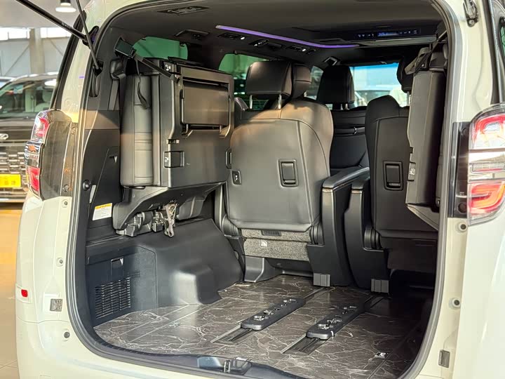 Фото 25 - Toyota Vellfire