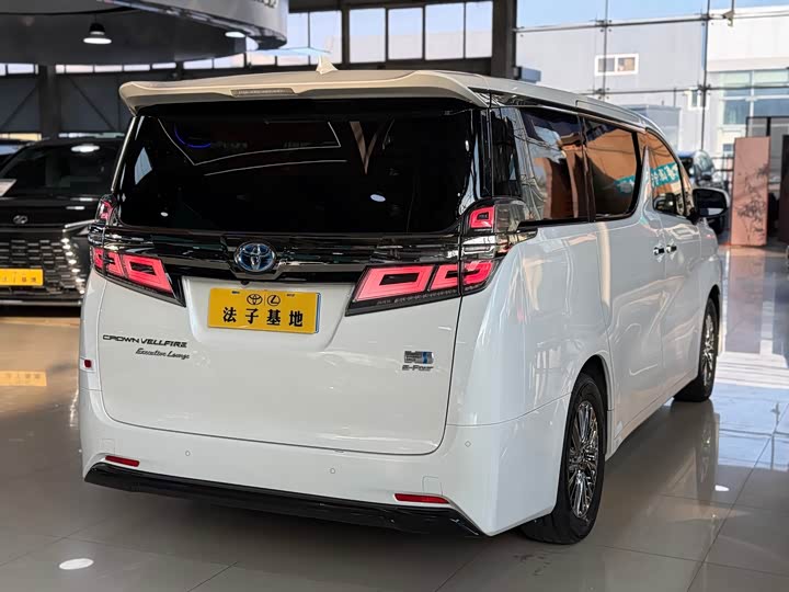Фото 28 - Toyota Vellfire