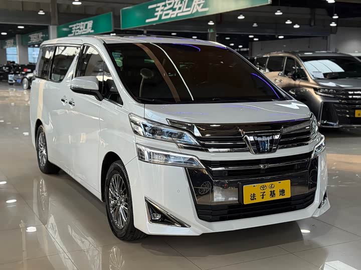 Фото 3 - Toyota Vellfire