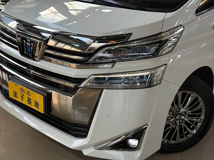 Фото 5 - Toyota Vellfire