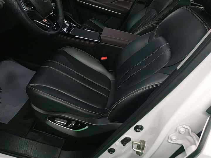 Фото 15 - GAC Trumpchi M6