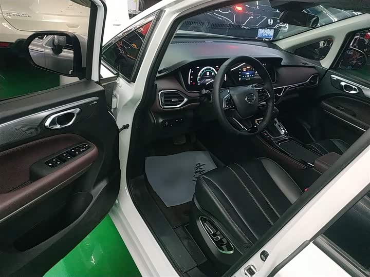 Фото 16 - GAC Trumpchi M6