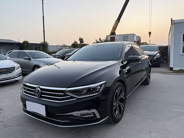 Фото 1 - Volkswagen Magotan