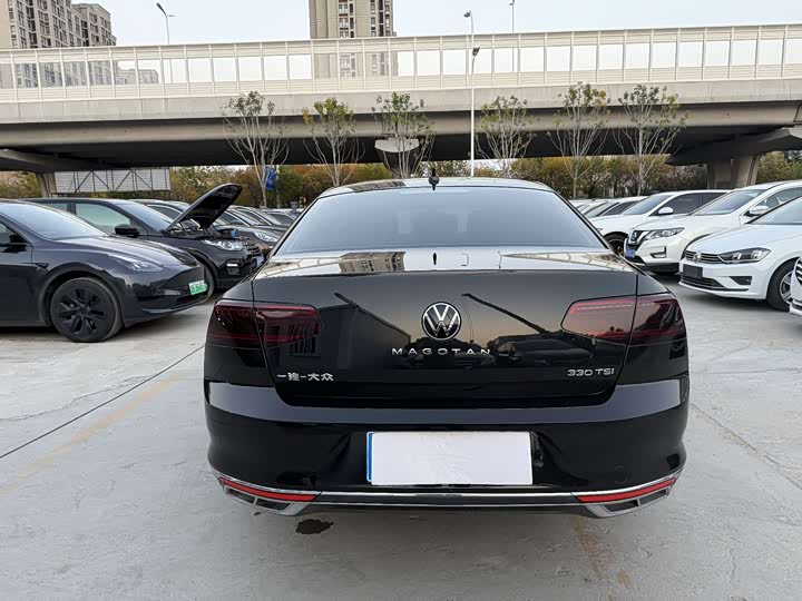 Фото 11 - Volkswagen Magotan