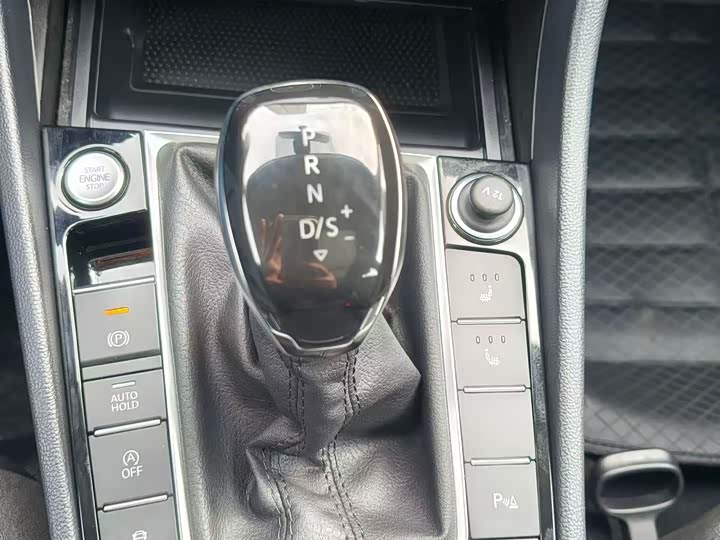 Фото 12 - Volkswagen Sagitar L