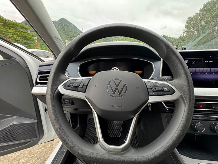 Фото 13 - Volkswagen Lavida