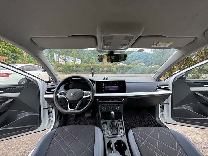 Фото 15 - Volkswagen Lavida