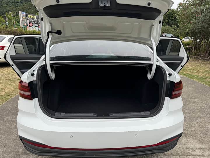 Фото 16 - Volkswagen Lavida