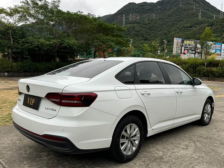 Фото 6 - Volkswagen Lavida