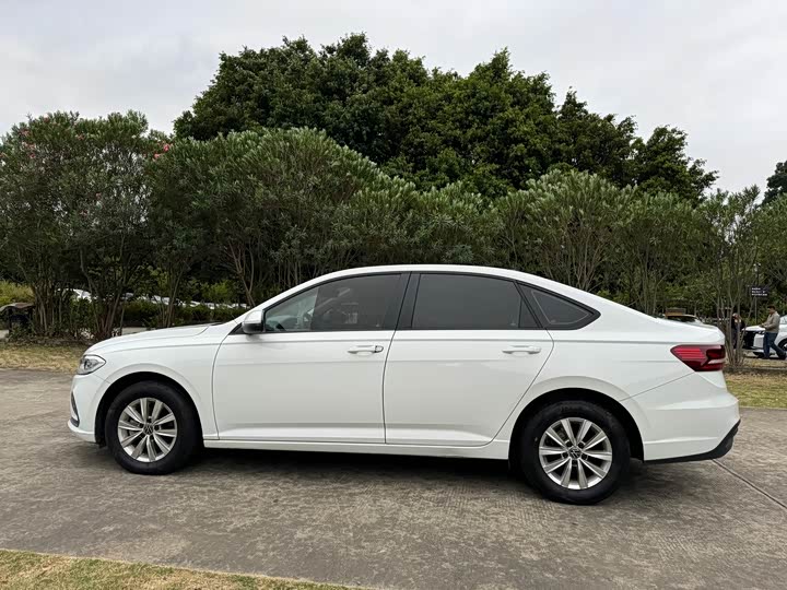 Фото 7 - Volkswagen Lavida